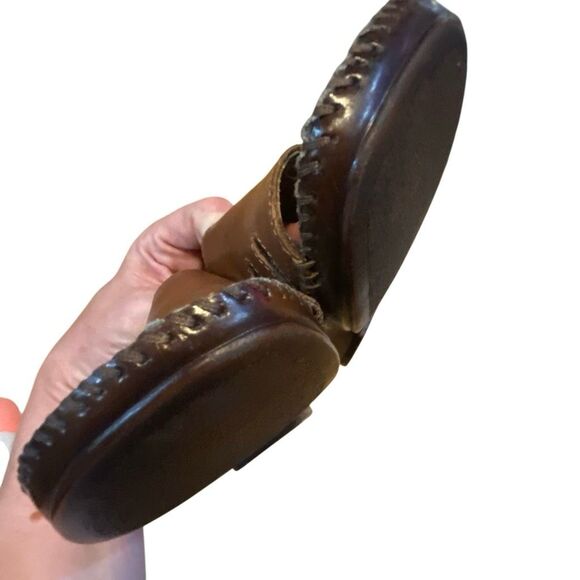 Naturalizer upper leather Miami size 7 1/2 torsey sandal with slight heel brown - Picture 5 of 8